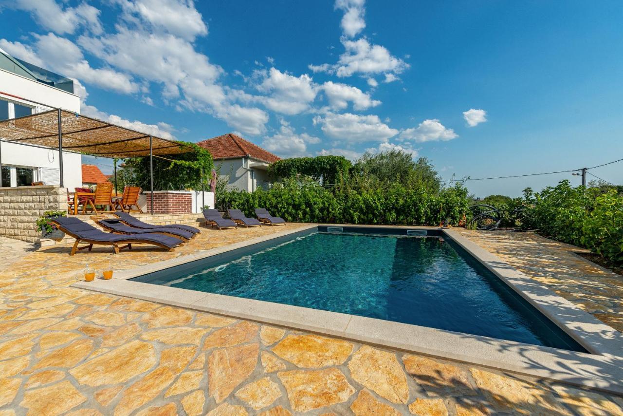 Apartments Luka & Lorena Galovac エクステリア 写真