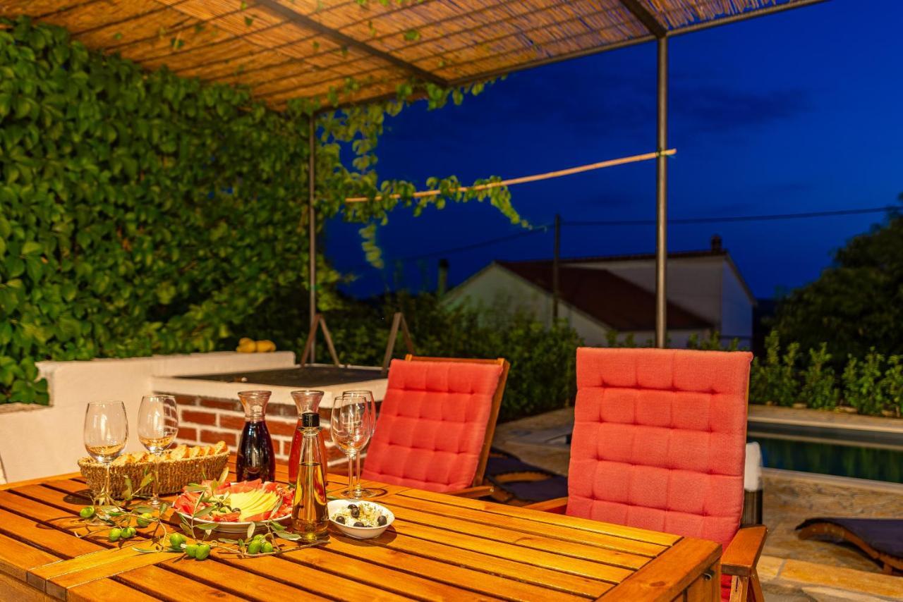 Apartments Luka & Lorena Galovac エクステリア 写真